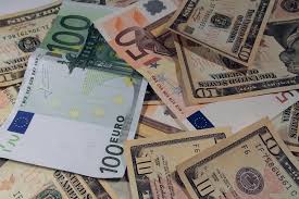 dinheiro-dolar-euro